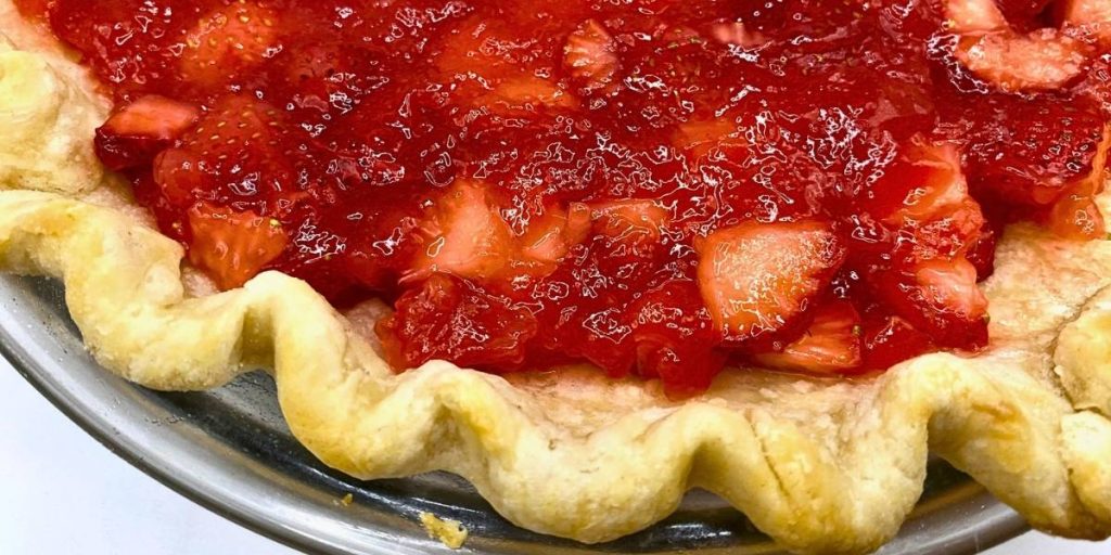 whole high altitude strawberry pie with fresh strawberries no bake filling